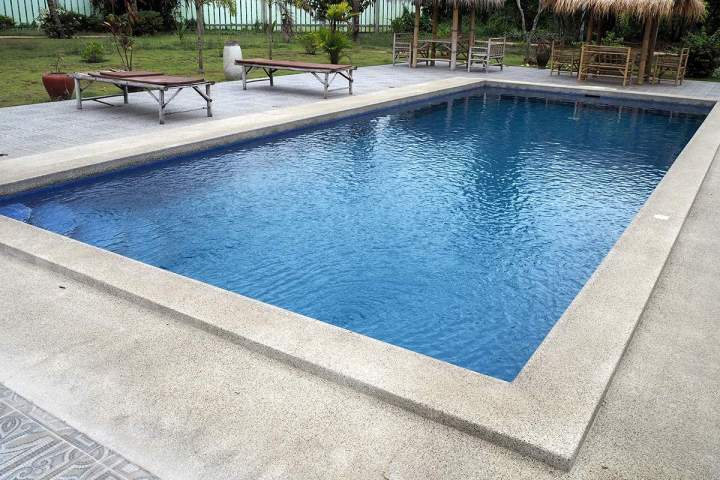 Transformez votre piscine avec une rénovation complète.